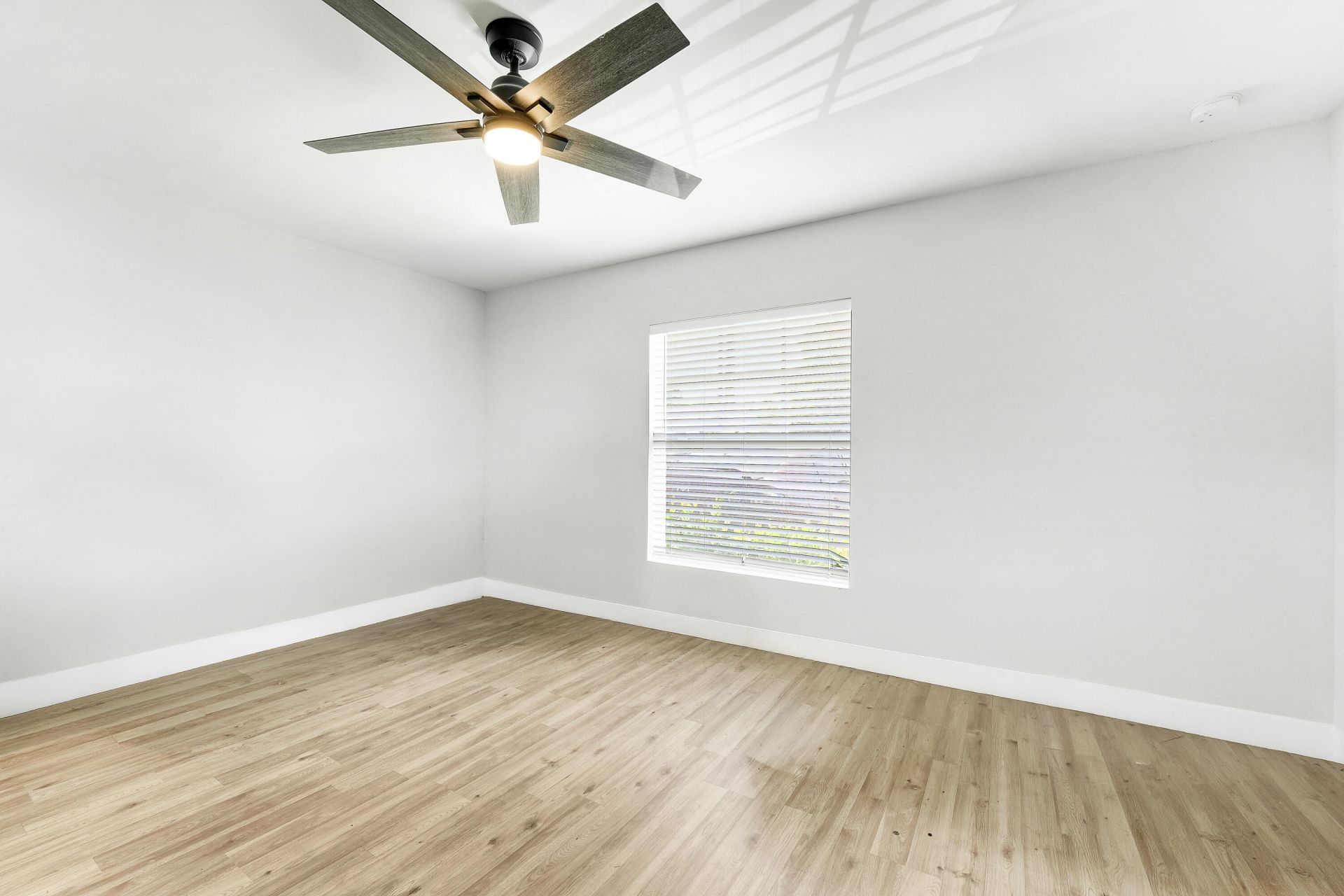 945 32nd Street, West Palm Beach, FL 33407 Photo