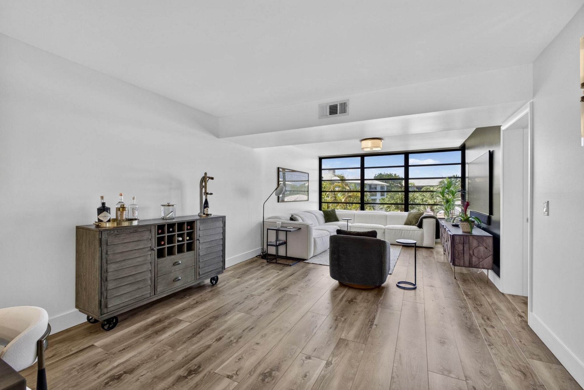 3635 Whitehall Drive, Unit 302, West Palm Beach, FL 33401 Photo