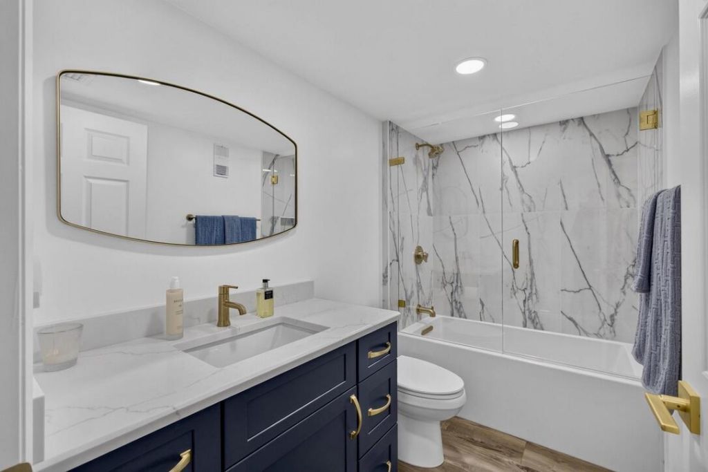 3635 Whitehall Drive, Unit 302, West Palm Beach, FL 33401 Photo