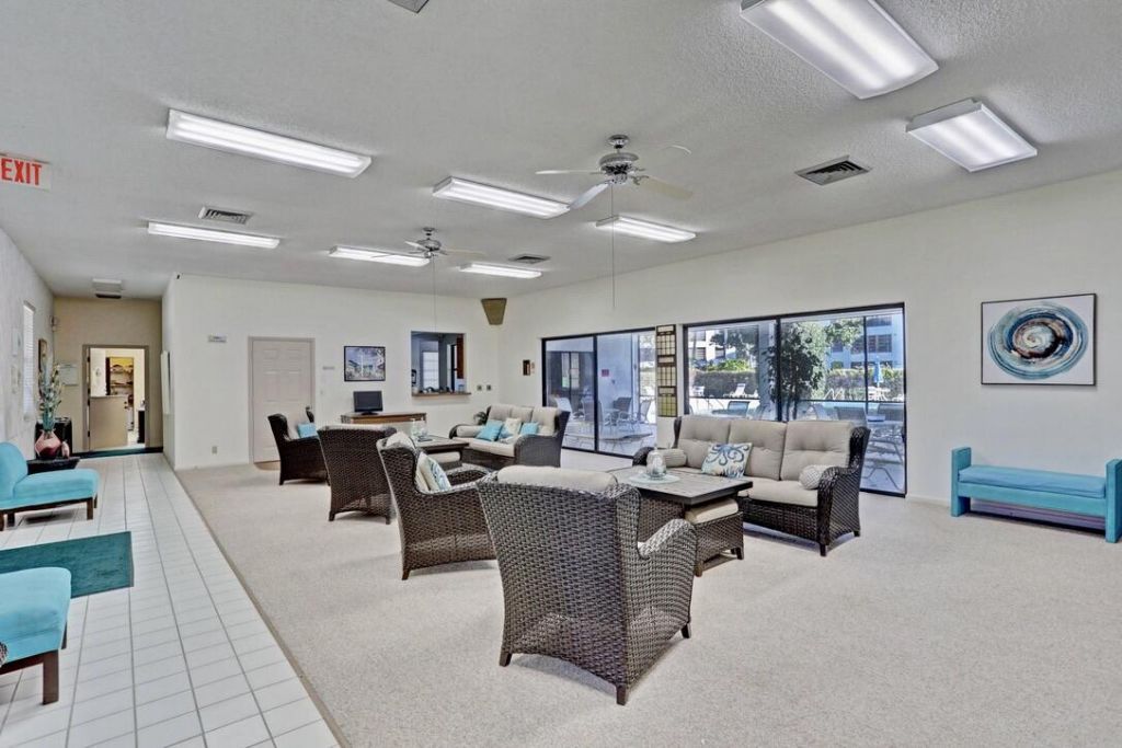 3635 Whitehall Drive, Unit 302, West Palm Beach, FL 33401 Photo
