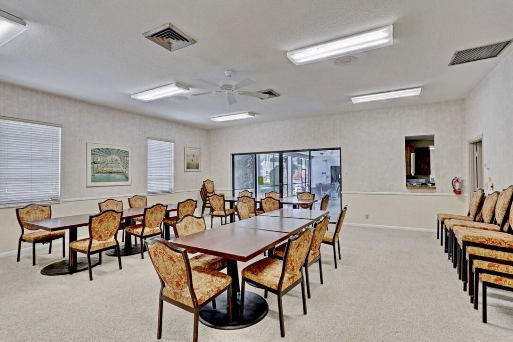3635 Whitehall Drive, Unit 302, West Palm Beach, FL 33401 Photo