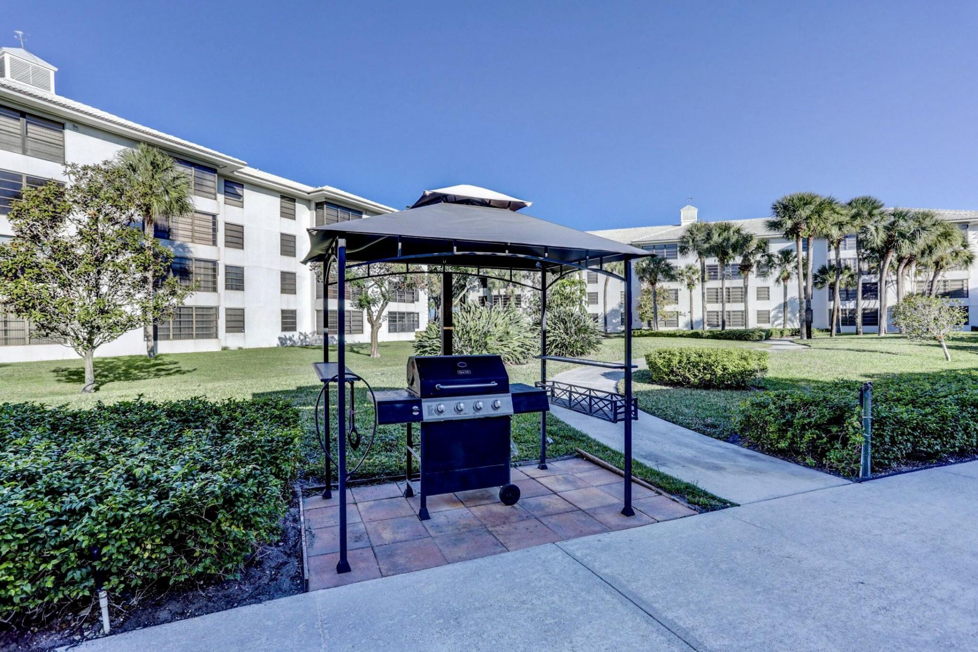 3635 Whitehall Drive, Unit 302, West Palm Beach, FL 33401 Photo