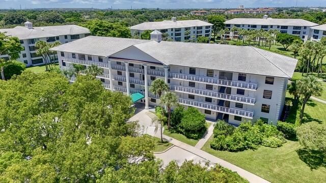 3635 Whitehall Drive, Unit 302, West Palm Beach, FL 33401 Photo