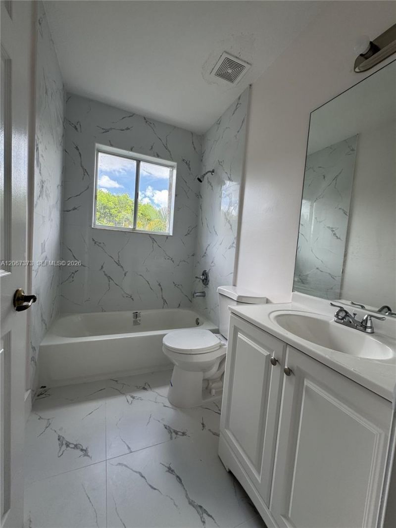 5606 NW 112th Psge , Doral, FL 33178 Photo