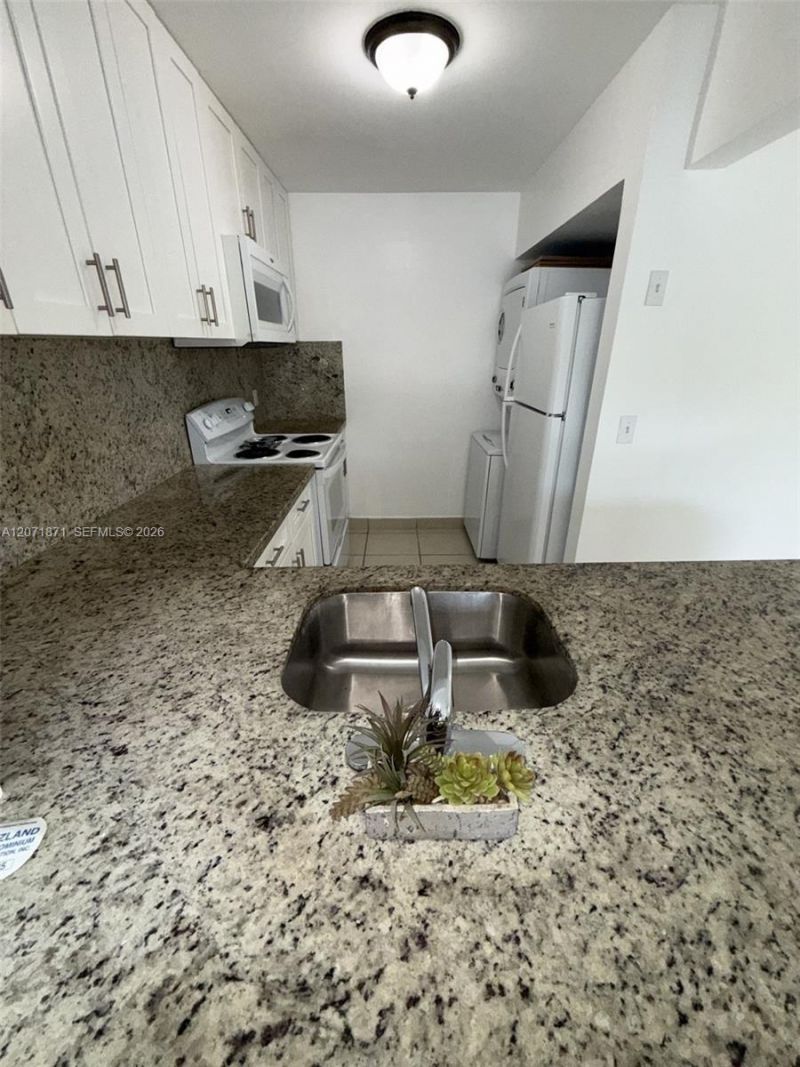 15324 SW 72nd St , Unit 12-21, Miami, FL 33193 Photo