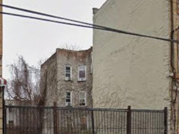 653 Warwick Street , Brooklyn, NY 11207