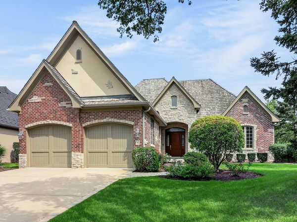 46 Forest Gate Circle , Oak Brook, IL 60523
