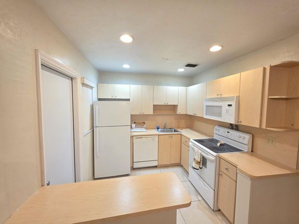 700 LAYNE Boulevard, Unit 318B, Hallandale Beach, FL 33009