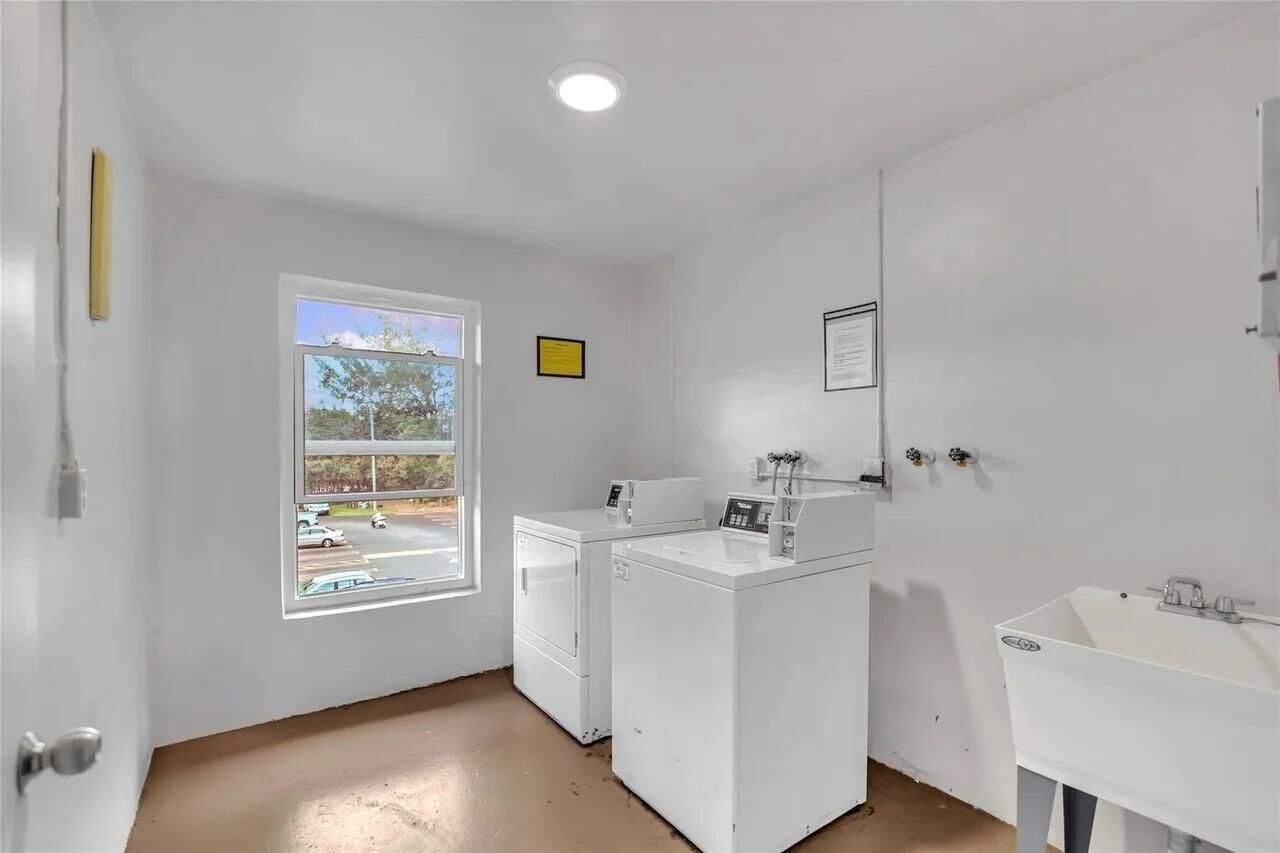 700 Layne Boulevard, Unit 318B, Hallandale Beach, FL 33009 Photo