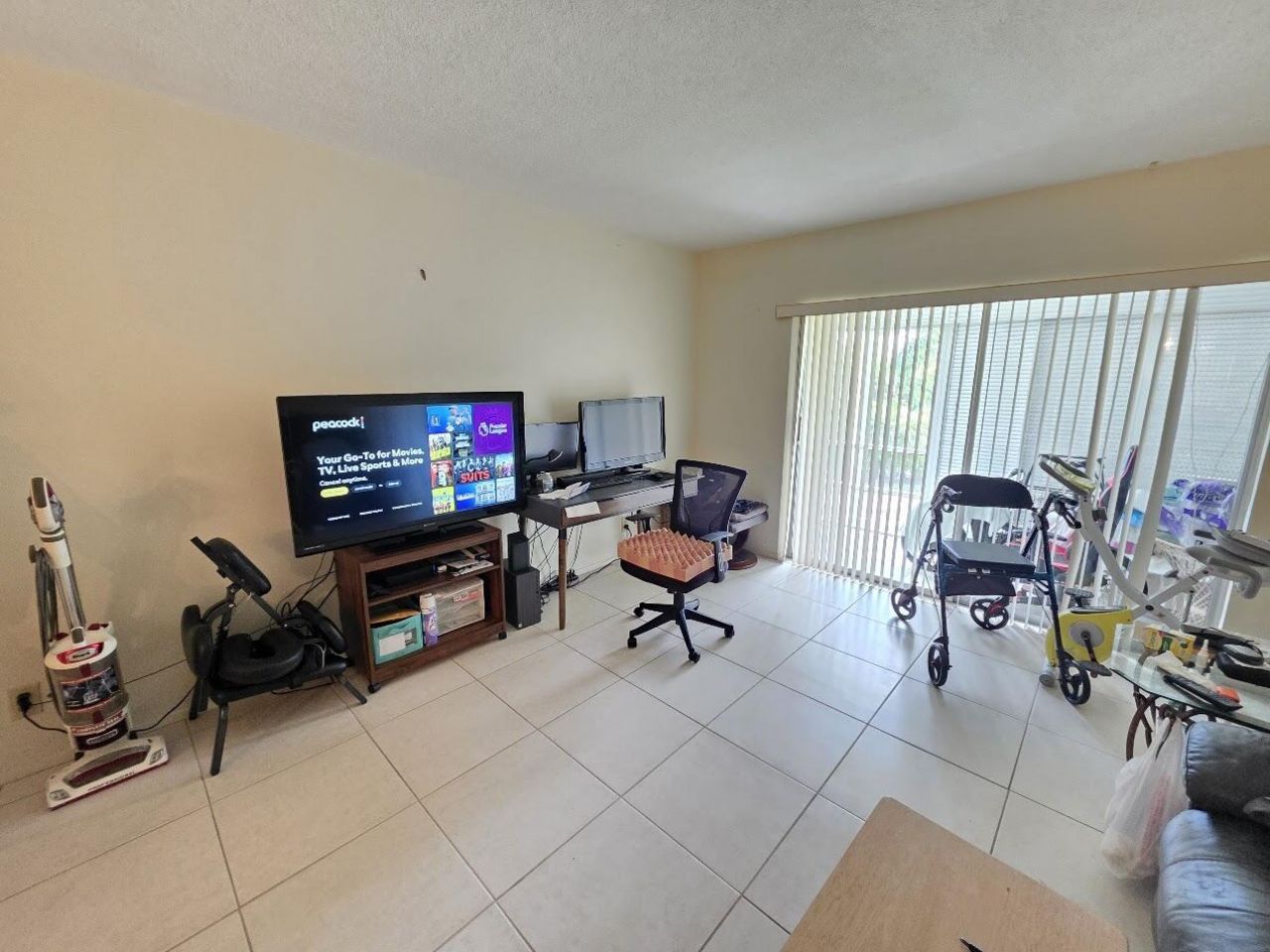 700 Layne Boulevard, Unit 318B, Hallandale Beach, FL 33009 Photo