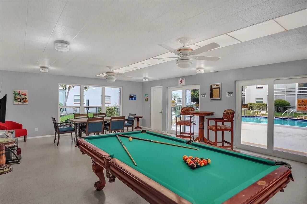 700 Layne Boulevard, Unit 318B, Hallandale Beach, FL 33009 Photo