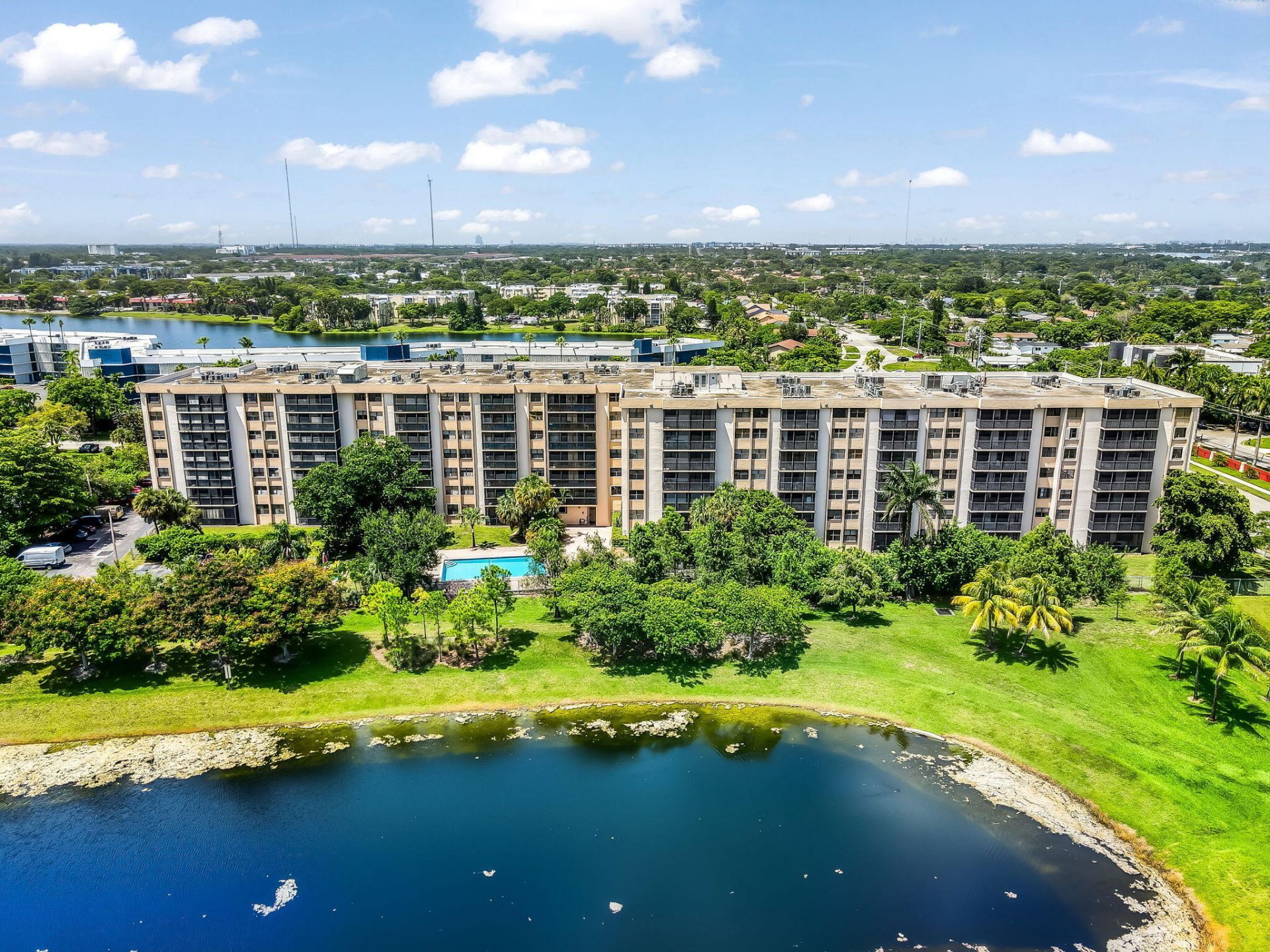 900 NE 195th Street, Unit 217, Miami, FL 33179 Photo