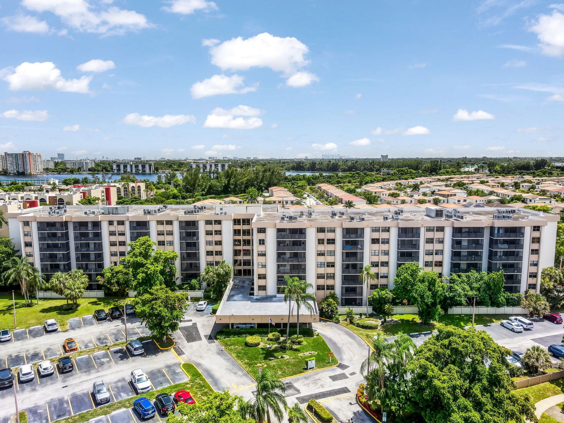 900 NE 195th Street, Unit 217, Miami, FL 33179 Photo