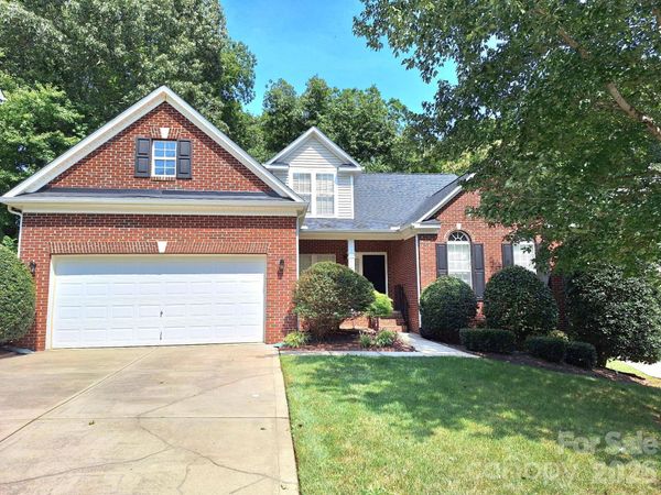 2141 Lord Proprietor Lane, Waxhaw, NC 28173