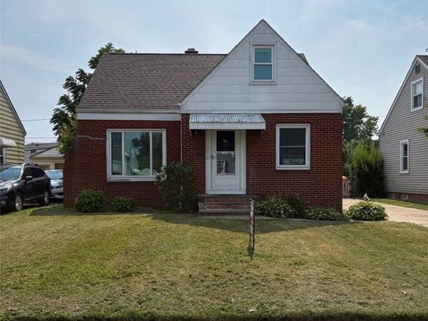 270 E 330th Street , Willowick, OH 44095