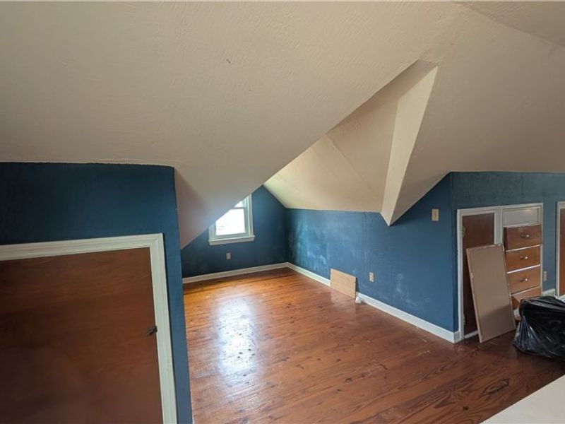 270 E 330th Street, Willowick, OH 44095 Photo 13