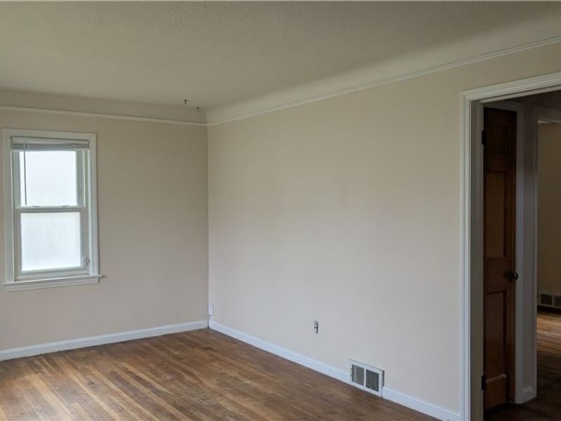 270 E 330th Street, Willowick, OH 44095 Photo 2