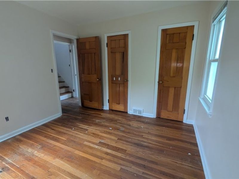270 E 330th Street, Willowick, OH 44095 Photo 6