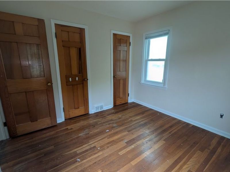 270 E 330th Street, Willowick, OH 44095 Photo 7