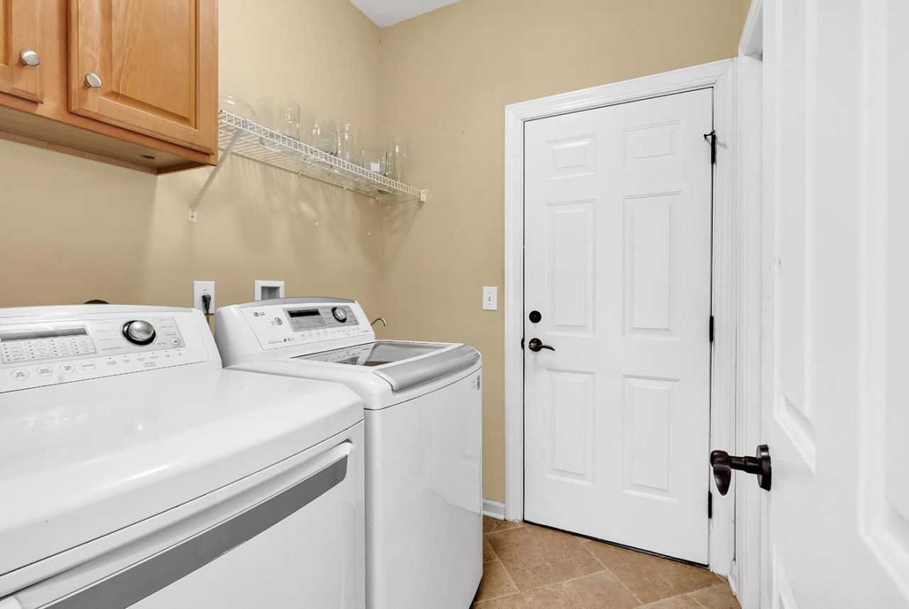 4568 Firethorne Dr. Photo 43