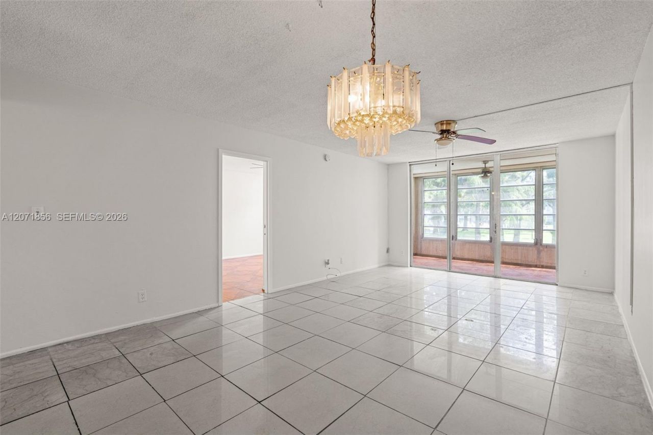 2900 NW 48th Ter , Unit 213, Lauderdale Lakes, FL 33313 Photo