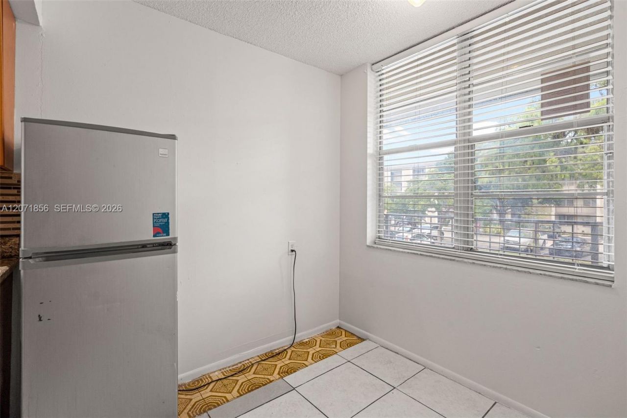 2900 NW 48th Ter , Unit 213, Lauderdale Lakes, FL 33313 Photo