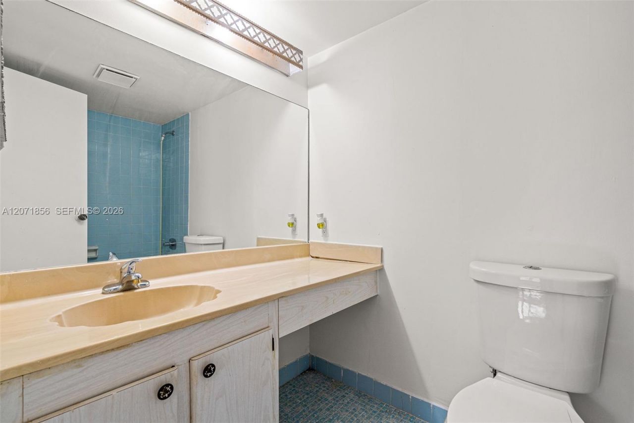 2900 NW 48th Ter , Unit 213, Lauderdale Lakes, FL 33313 Photo