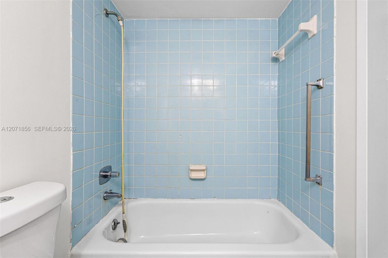 2900 NW 48th Ter , Unit 213, Lauderdale Lakes, FL 33313 Photo