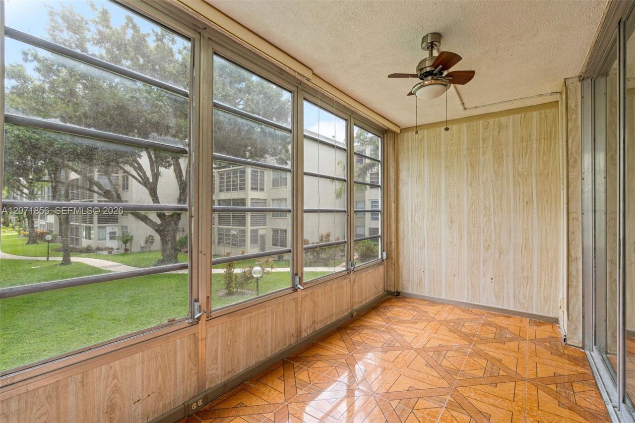 2900 NW 48th Ter , Unit 213, Lauderdale Lakes, FL 33313 Photo