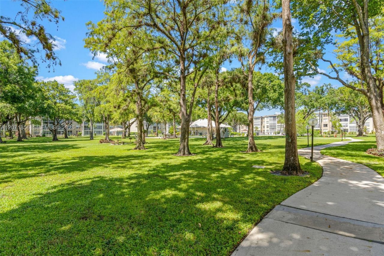 2900 NW 48th Ter , Unit 213, Lauderdale Lakes, FL 33313 Photo