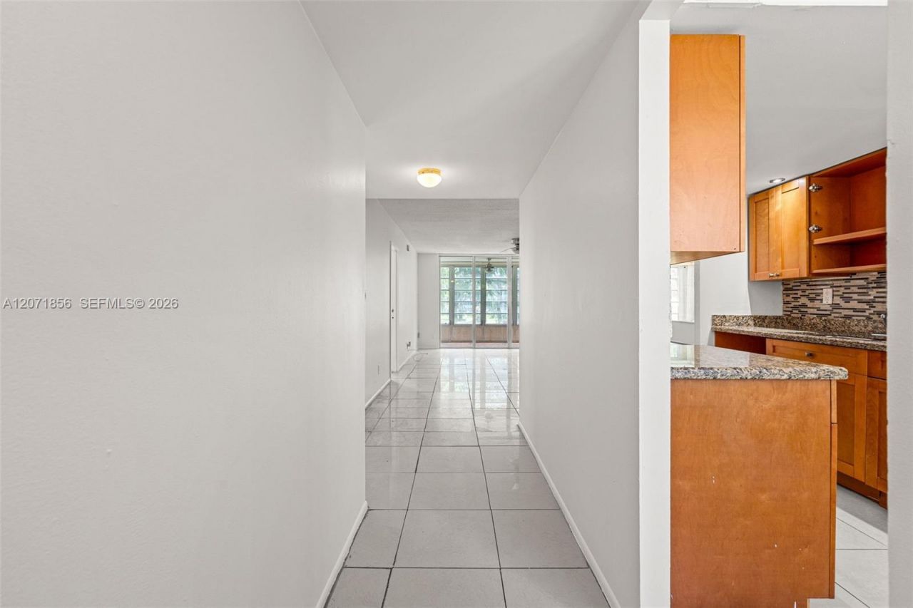 2900 NW 48th Ter , Unit 213, Lauderdale Lakes, FL 33313 Photo