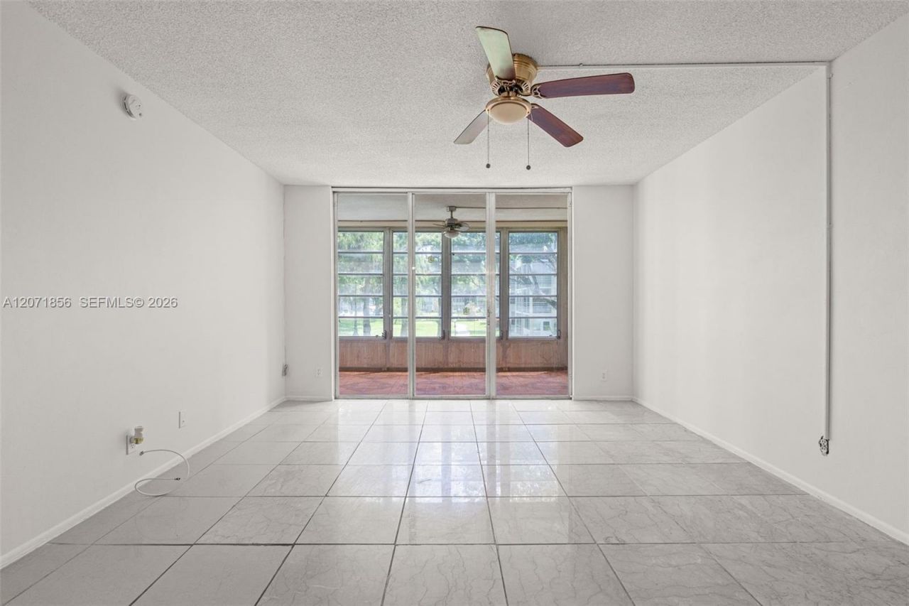 2900 NW 48th Ter , Unit 213, Lauderdale Lakes, FL 33313 Photo
