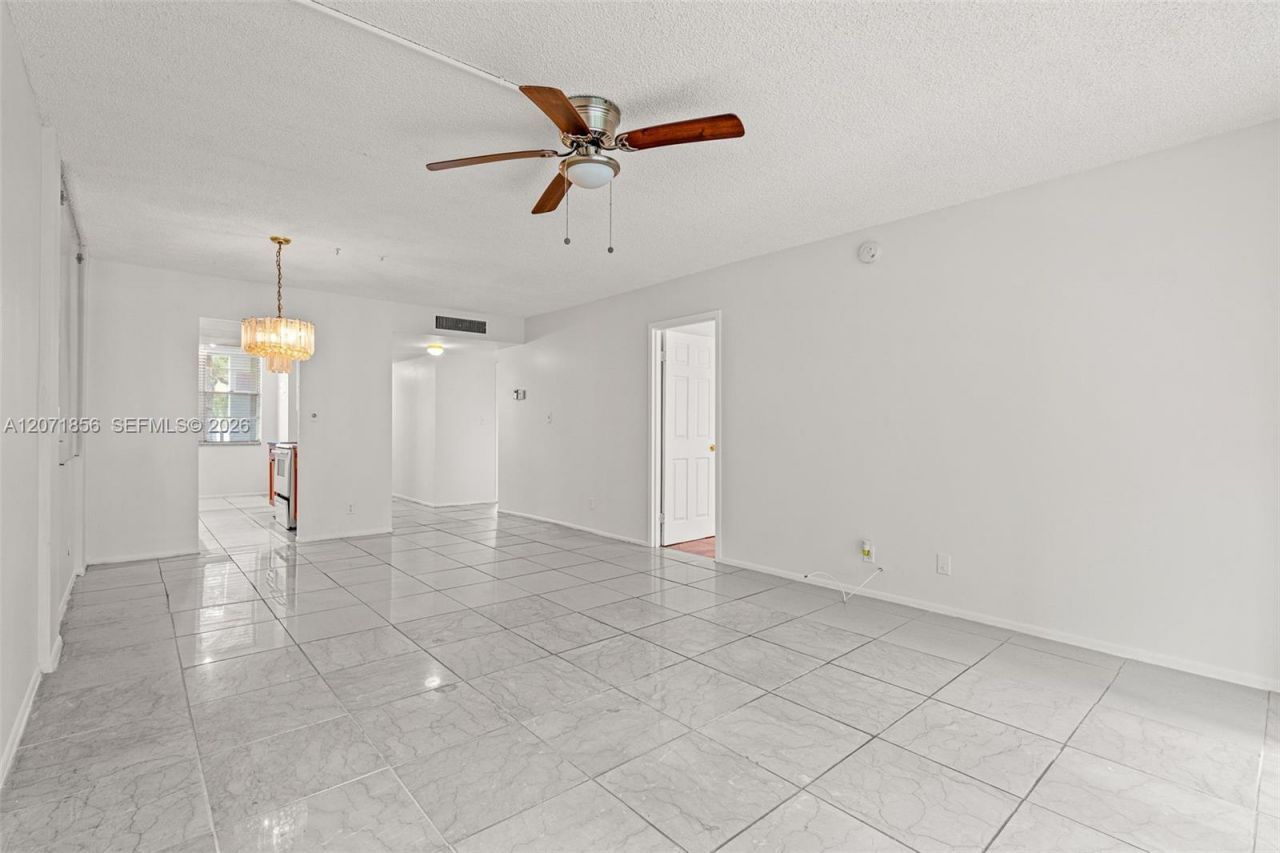 2900 NW 48th Ter , Unit 213, Lauderdale Lakes, FL 33313 Photo