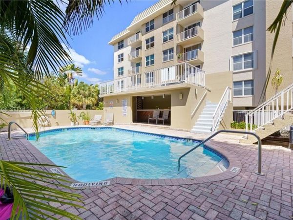 1050 SE 15th St , Unit 202, Fort Lauderdale, FL 33316