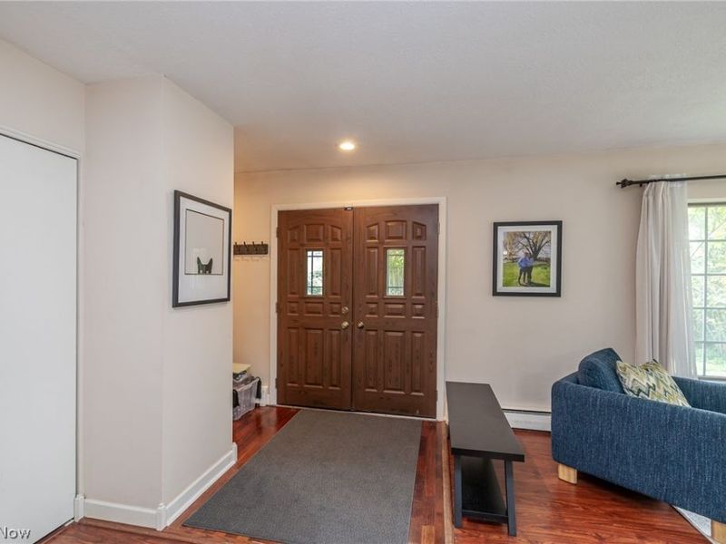 27343 Clinton Drive, North Olmsted, OH 44070 Photo 2