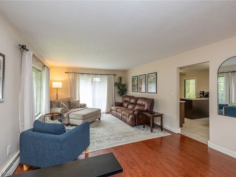 27343 Clinton Drive, North Olmsted, OH 44070 Photo 4
