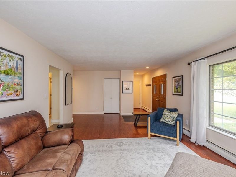 27343 Clinton Drive, North Olmsted, OH 44070 Photo 5