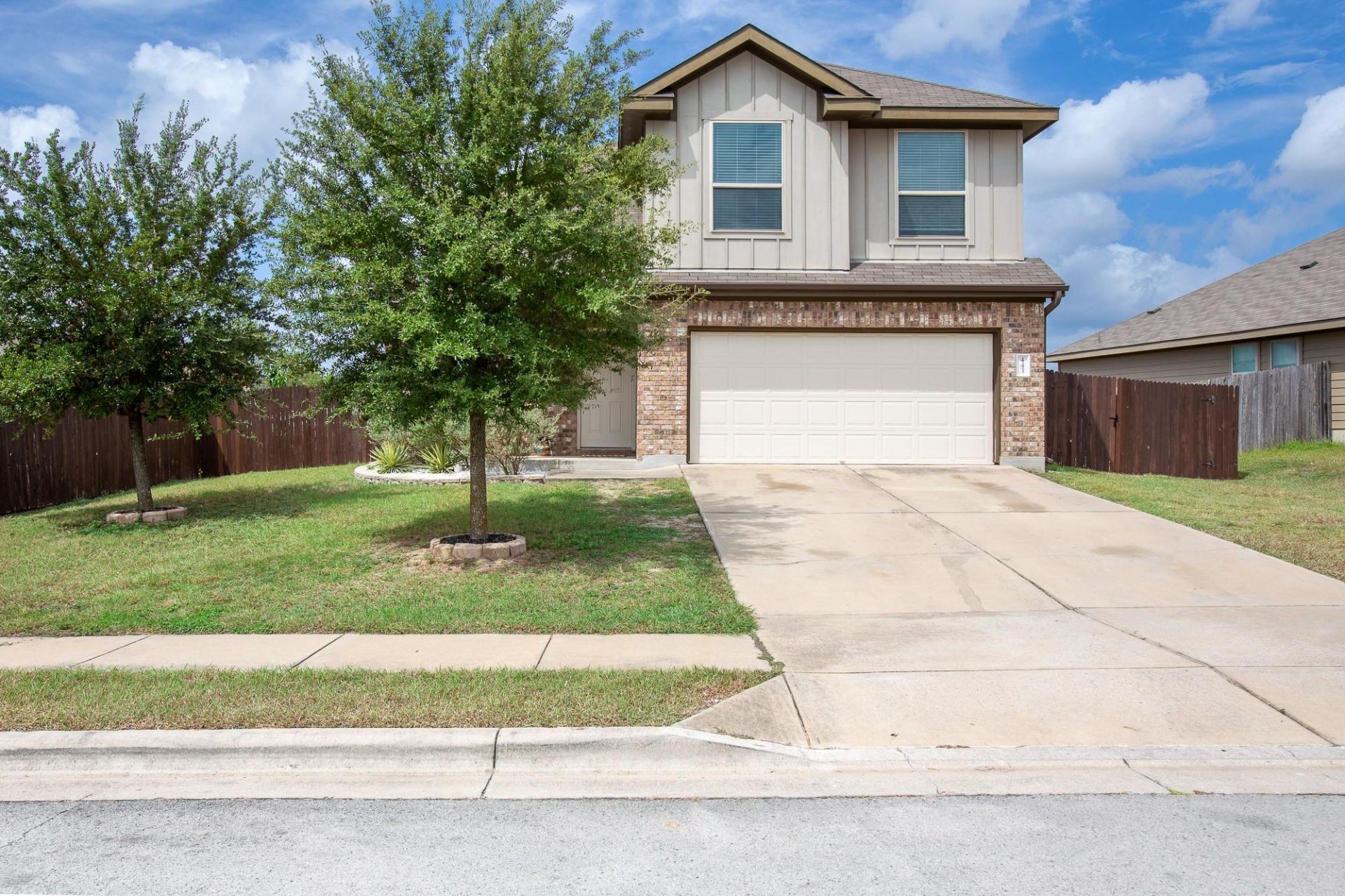 443 Dragon Ridge Rd, Buda, TX 78610 Main Photo