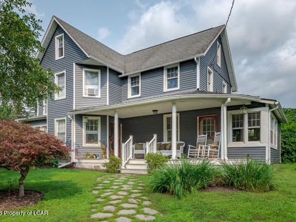 31 Parsonage Street, Dallas, PA 18612