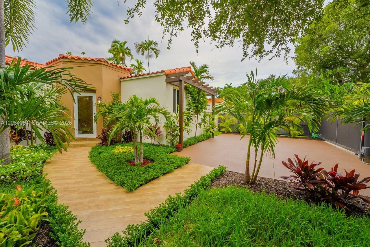 2483 SW 24th St, Miami, FL 33145 Photo
