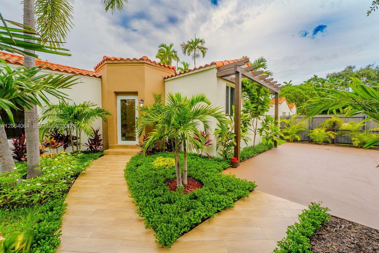 2483 SW 24th St, Miami, FL 33145 Photo