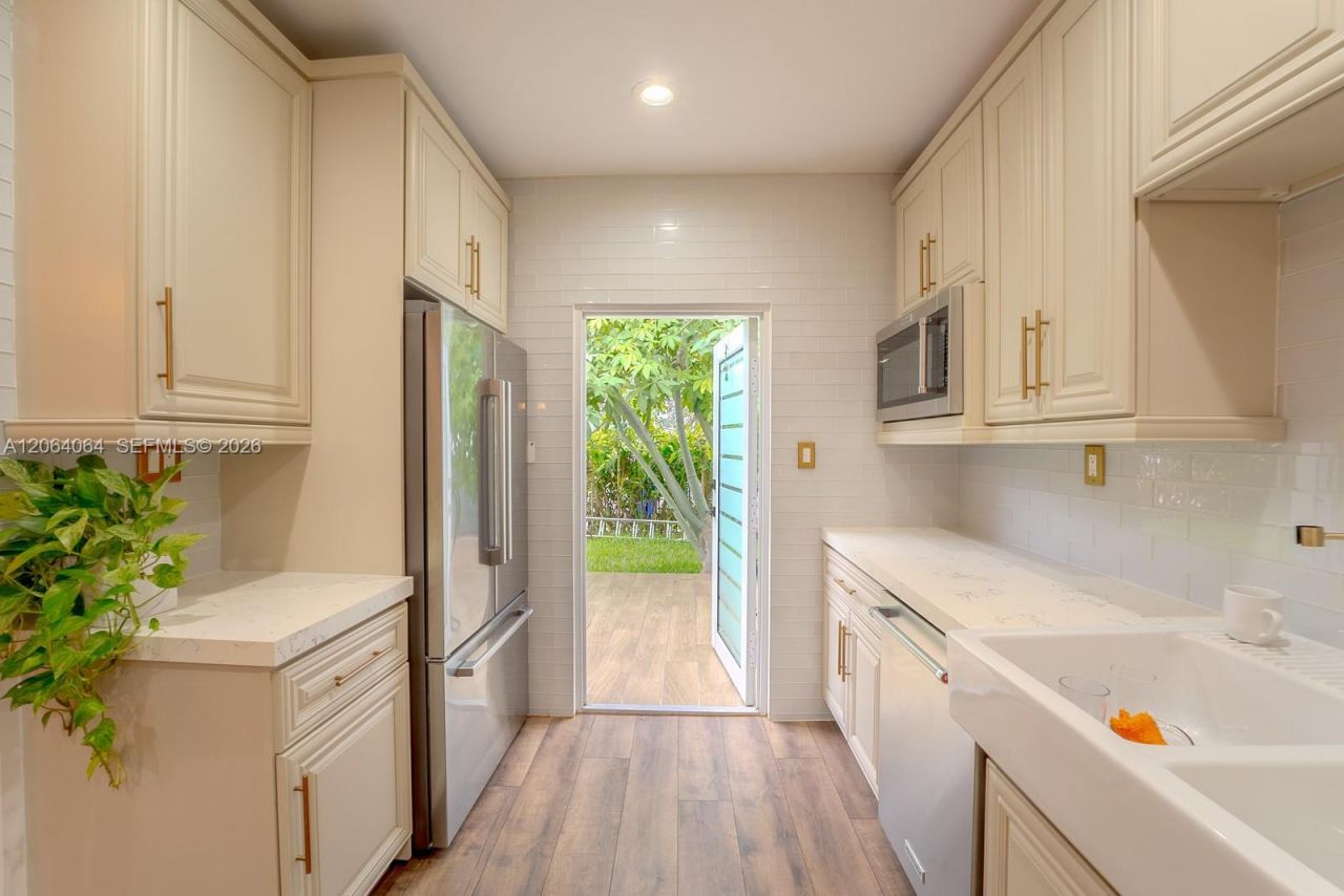 2483 SW 24th St, Miami, FL 33145 Photo