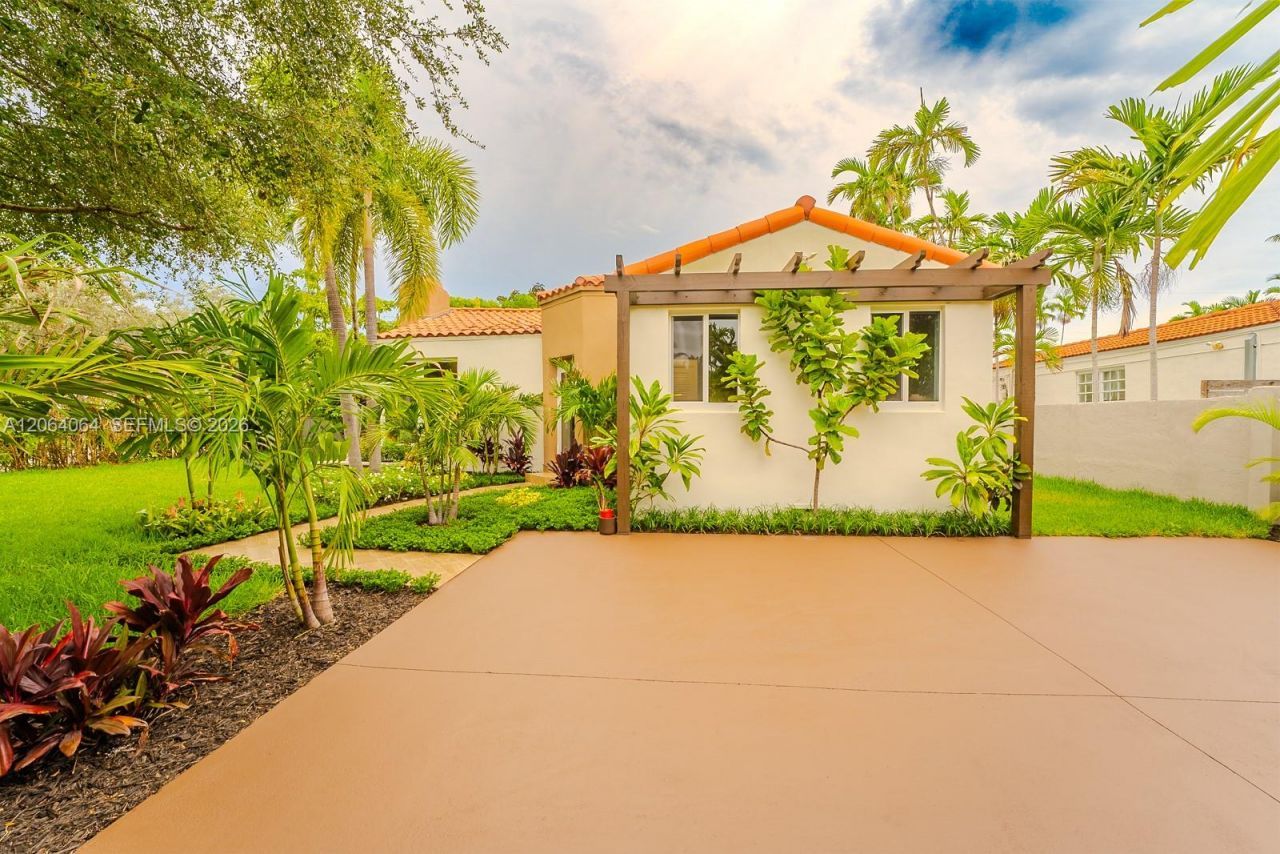 2483 SW 24th St, Miami, FL 33145 Photo