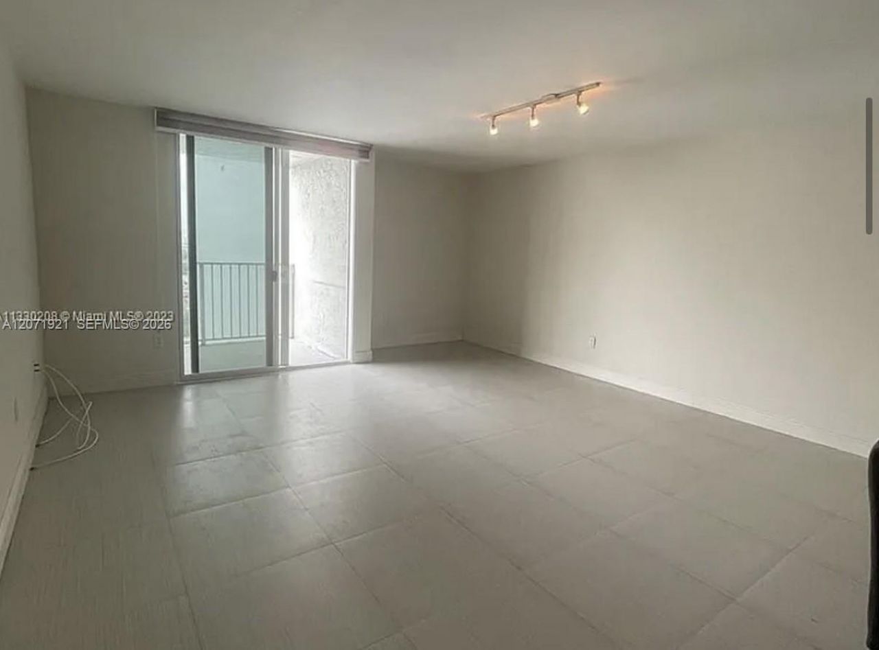 850 N Miami Ave , Unit W-2205, Miami, FL 33136 Photo