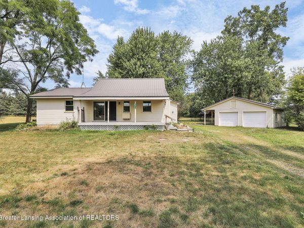 1189 E Maple Rapids Road, St. Johns, MI 48879
