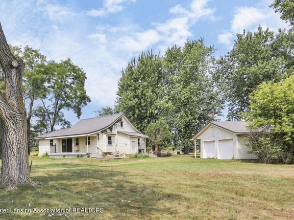 1189 E Maple Rapids Road, St. Johns, MI 48879