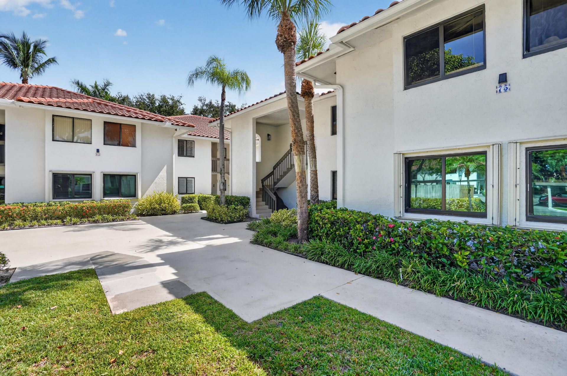 65 Pelican Pointe Drive, Unit 2030, Delray Beach, FL 33483 Photo