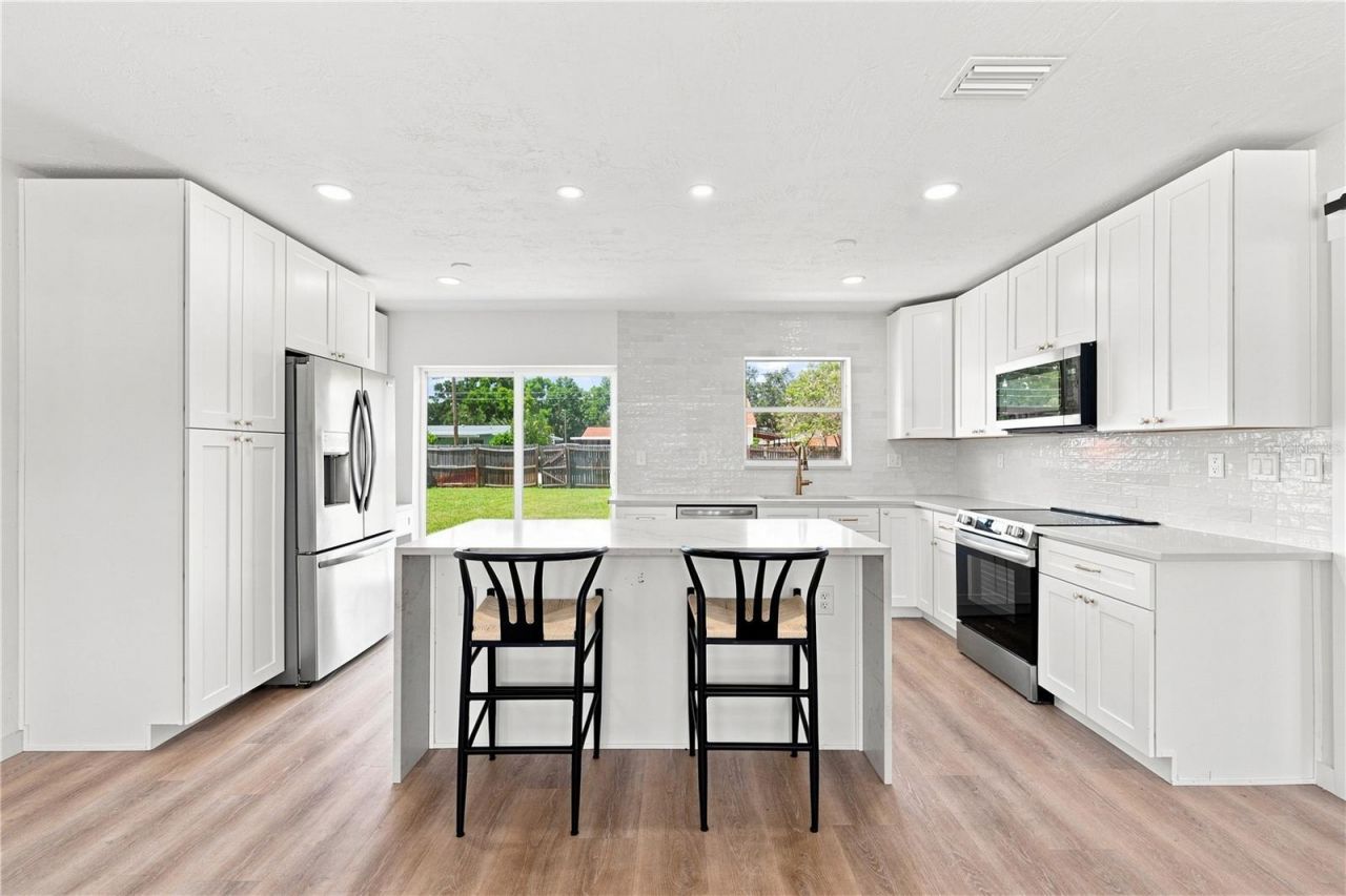 933 41st Avenue Ne, Saint Petersburg, FL 33703 Photo