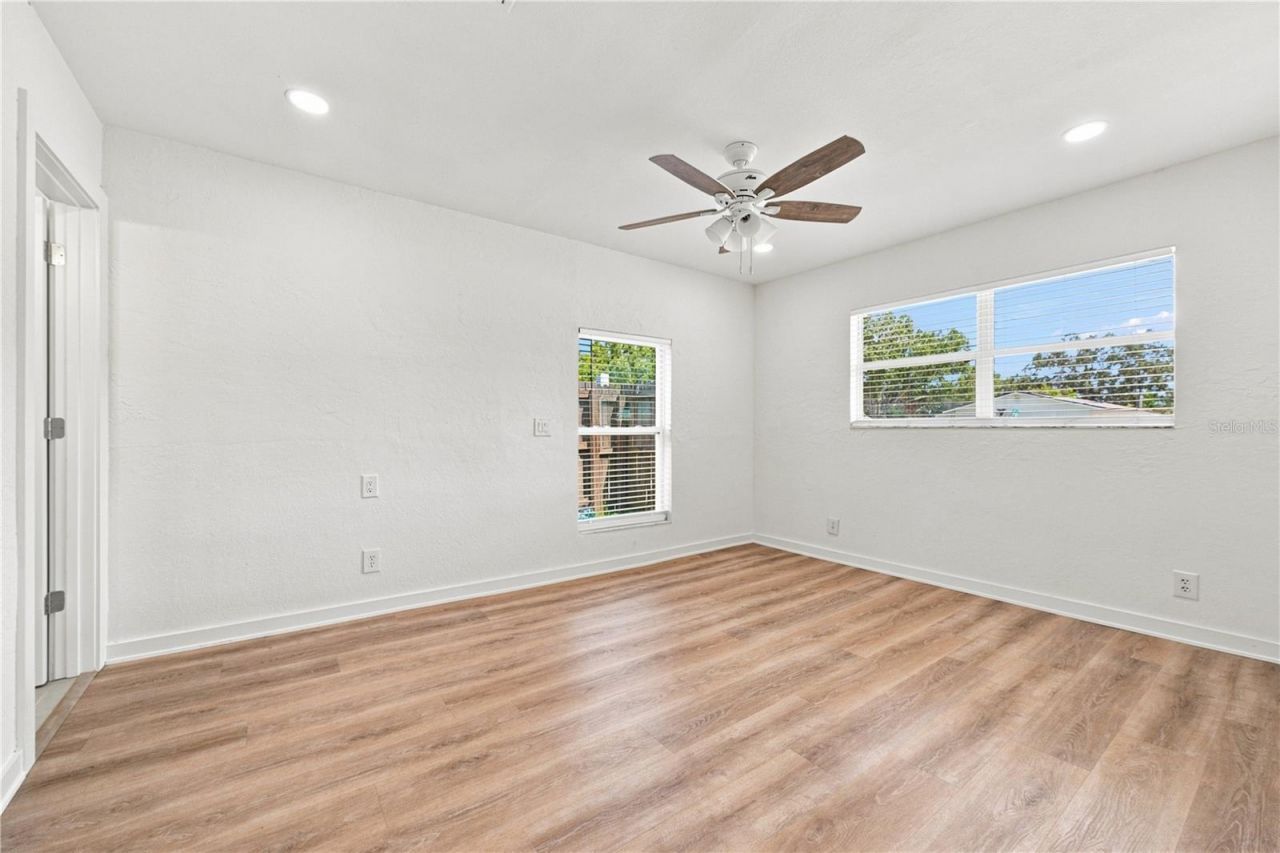 933 41st Avenue Ne, Saint Petersburg, FL 33703 Photo