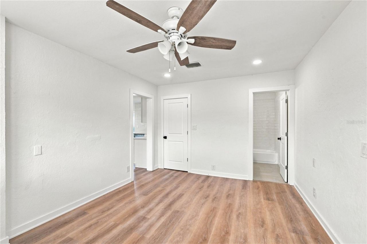 933 41st Avenue Ne, Saint Petersburg, FL 33703 Photo
